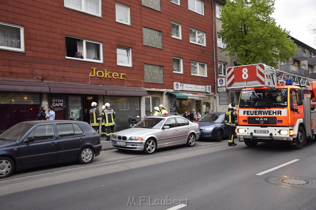 Feuer 1 Koeln Hoehenberg Olpenerstr P20.JPG - Miklos Laubert